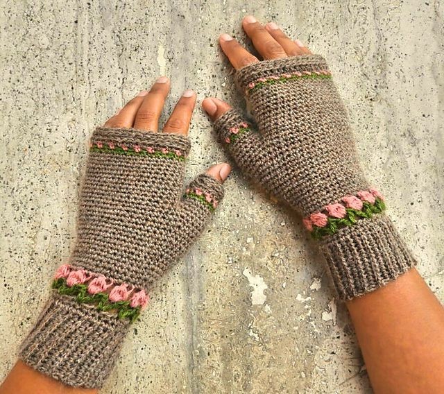 Inspiration. Crochet Fingerless Mittens.