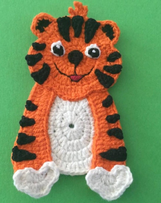 Helping our users. ​Crochet Tiger Applique.