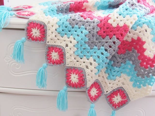 Helping our users. ​Crochet Rubble Afghan with Tassels.