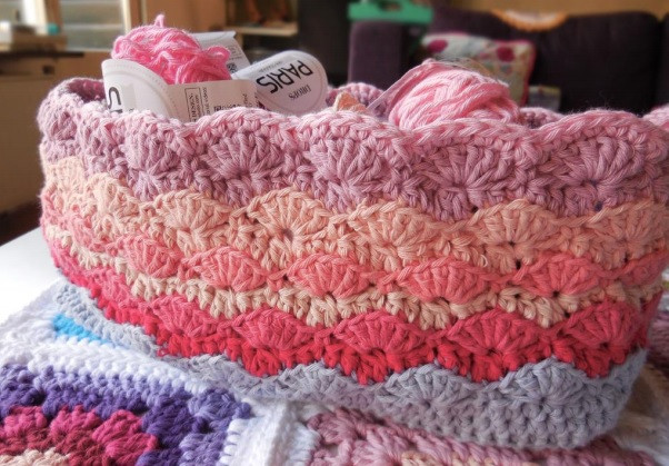 Helping our users. ​Crochet Shells Basket.