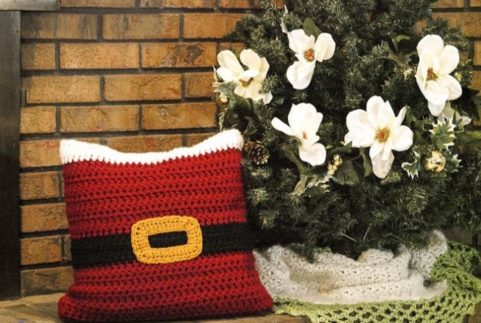​Crochet Santa Pillow