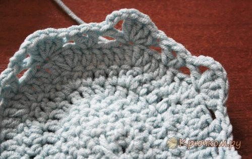 ​Light Crochet Child's Bonnet