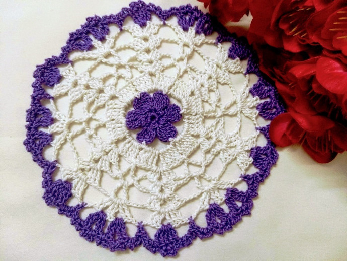 Detailed Crochet Pattern for Beautiful Cotton Motif Using White and Purple Yarn Detailed Crochet Pattern for Beautiful Cotton Motif Using White and Purple Yarn