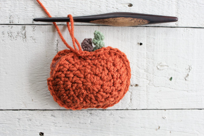 ​Crochet Pumpkin Garland