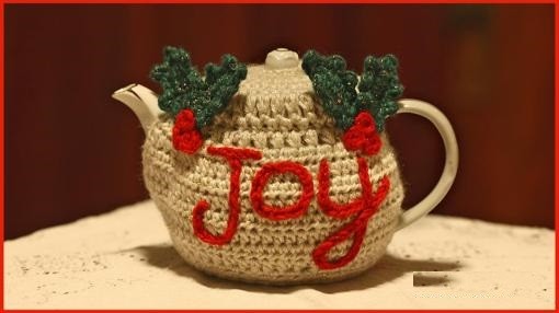 Helping our users. ​Christmas Crochet Teapot Cover.