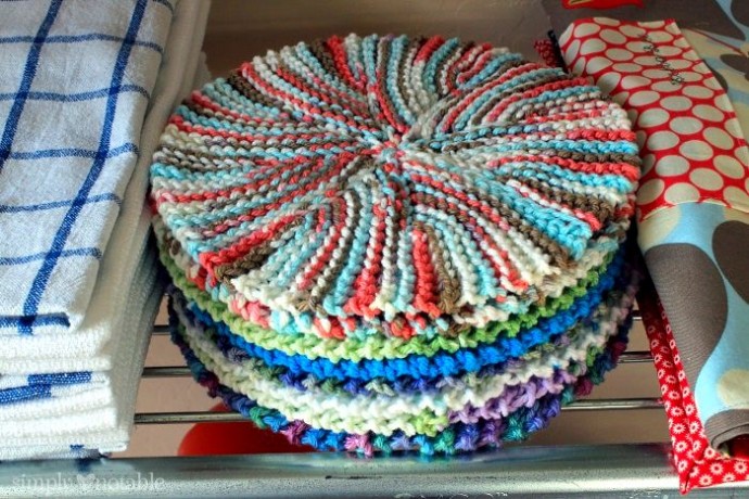 Helping our users. ​Knit Circle Dishcloth.