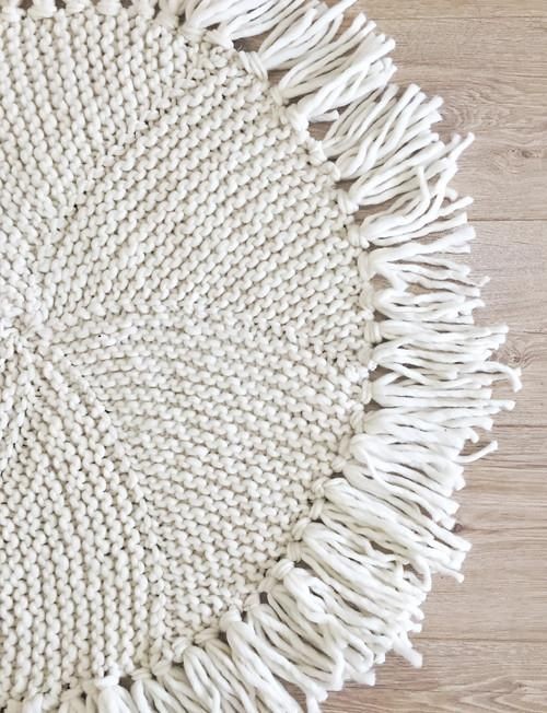 Discover the Art of Inspiration Through Beautiful Knit Rugs