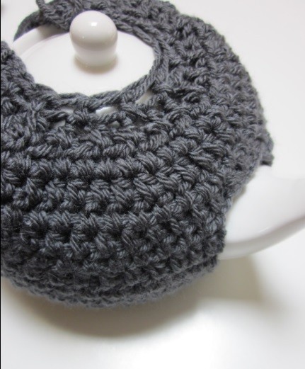 Helping our users. ​Crochet Teapot Cover with Roses.