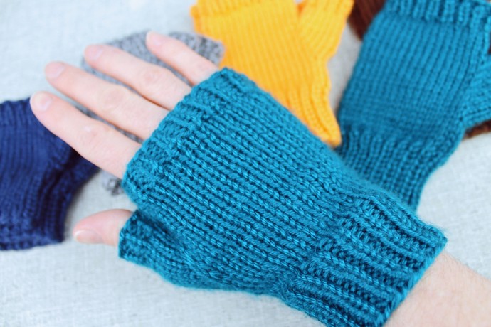 Inspiration. Knit Fingerless Gloves.