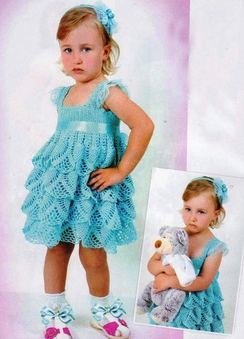 Essential Crochet Dress Instructions for 3-4 Year Olds with Light-Blue Cotton Yarn Essential Crochet Dress Instructions for 3-4 Year Olds with Light-Blue Cotton Yarn
