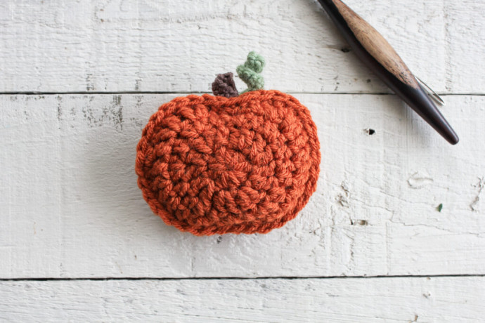 ​Crochet Pumpkin Garland