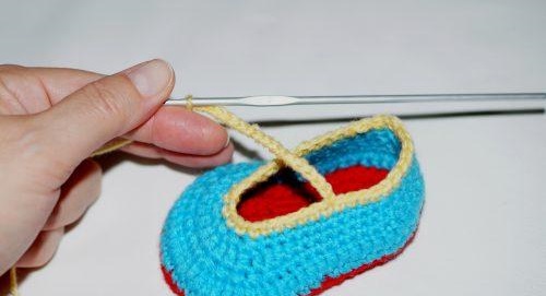 ​Crochet Booties For Baby Girl