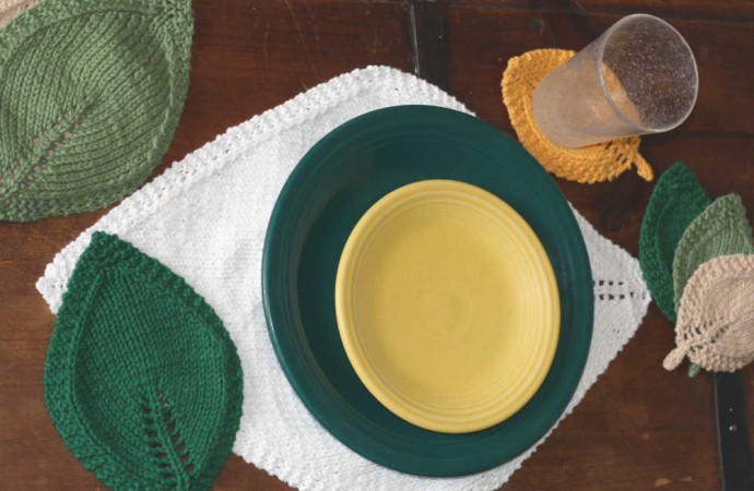 Helping our users. Knit Leaf Coaster/Oven cloth/Dish cloth.