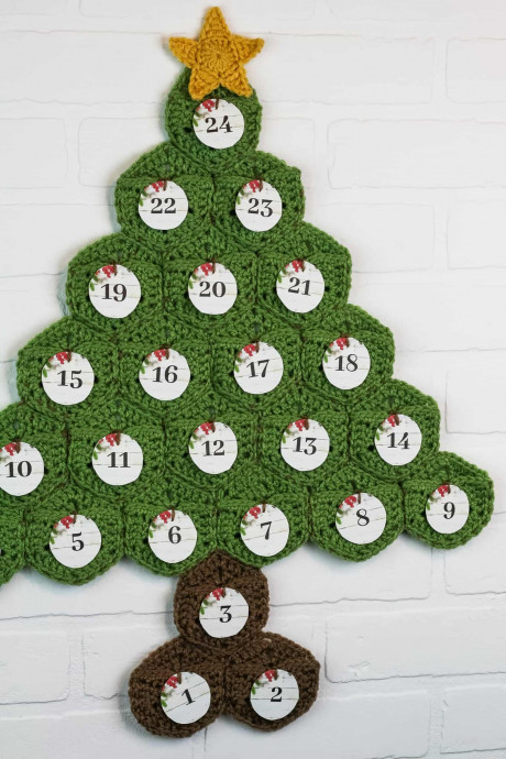 ​Crochet Christmas Tree Advent Calendar