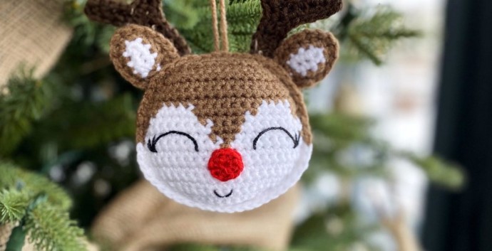 Helping our users. ​Crochet Reindeer Ornament.