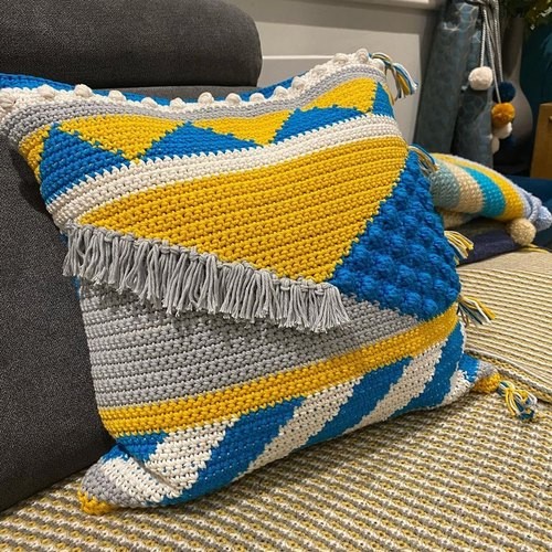 Creative Inspiration for Beautiful Crochet Cushions: Patterns and Ideas Creative Inspiration for Beautiful Crochet Cushions: Patterns and Ideas