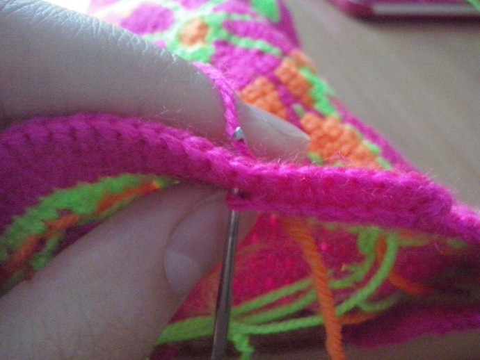 Complete Guide to Crafting a Colorful Crochet Ornament with Zipper Placket Complete Guide to Crafting a Colorful Crochet Ornament with Zipper Placket