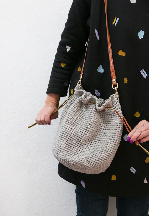 Helping our users. ​Crochet Buckle Bag.