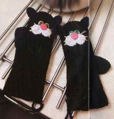 Crochet Pattern for an Adorable Black Oven Mitt with Instructions Crochet Pattern for an Adorable Black Oven Mitt with Instructions