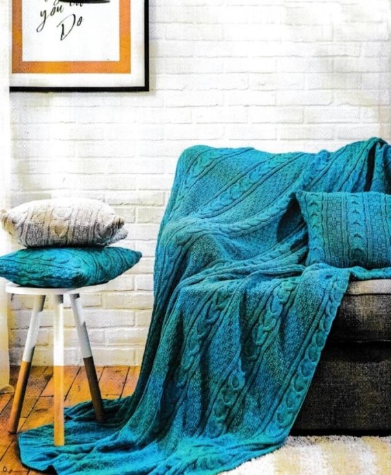 Helping our users. ​Knit Set of Afghan with Cushion.
