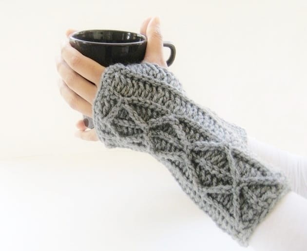 Helping our users. ​Crochet Fingerless Glovers with Cables.