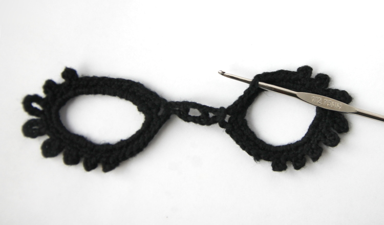 Helping Patty Docter. ​Crochet Masquerade Mask