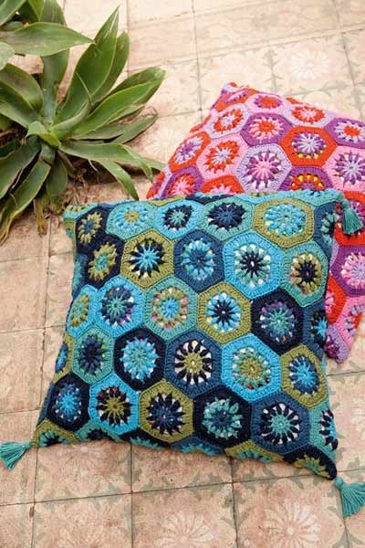 Creative Inspiration for Beautiful Crochet Cushions: Patterns and Ideas Creative Inspiration for Beautiful Crochet Cushions: Patterns and Ideas