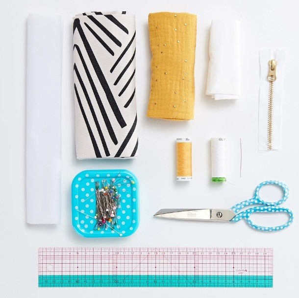 Complete Guide to Creating a Cosmetic Bag with Zipper and Ruffles Complete Guide to Creating a Cosmetic Bag with Zipper and Ruffles