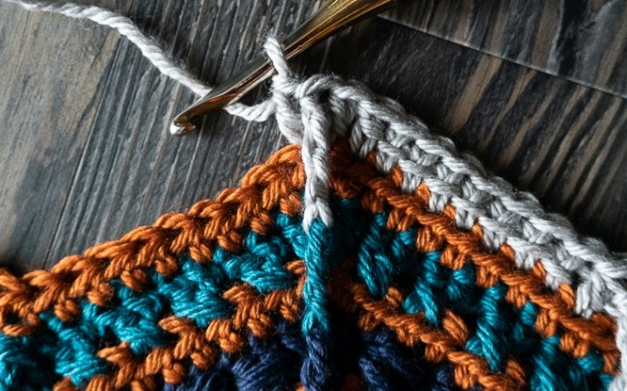 Helping our users. ​Chevron Crochet Blanket.