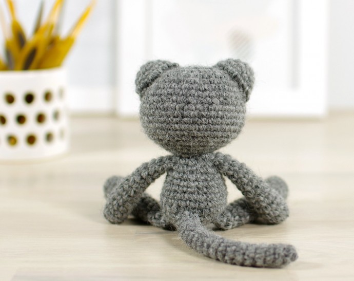 Helping our users. ​Crochet Amigurumi Cat.