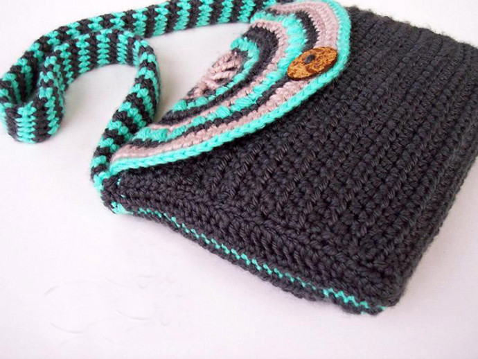 ​Crochet Mandala Flap Purse