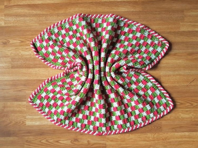 ​Crochet Candy Cane Blanket