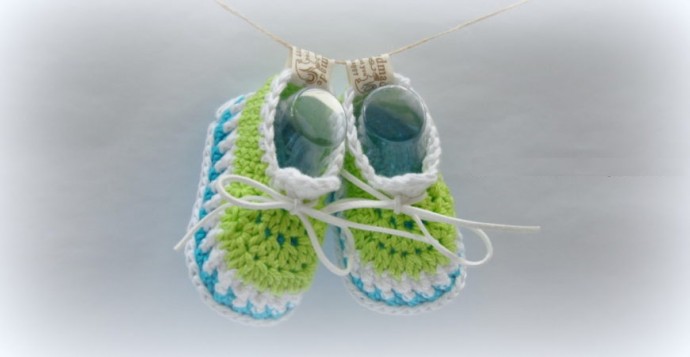 Helping our users. ​Crochet Baby Shoes.