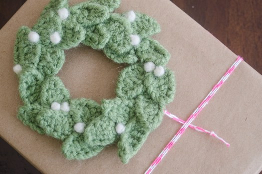 ​Crochet Christmas Small Wreath Decoration