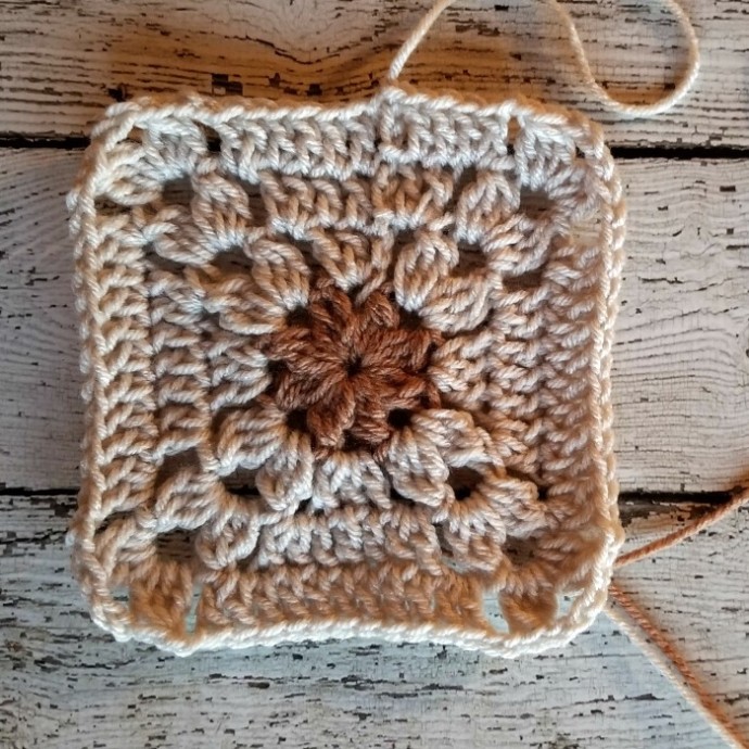 Helping our users. ​Crochet Granny Square Afghan.