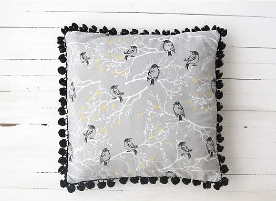 Simple Pillow Case with Small Pompoms Simple Pillow Case with Small Pompoms
