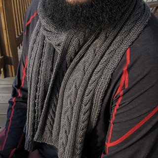 Helping our users. ​Knit Cabled Men’s Scarf.