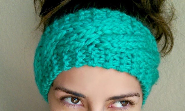 Helping our users. ​Knit Cabled Headband.