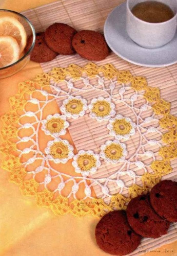 ​Crochet Doily with Flowers