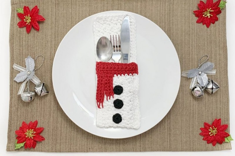 Snowman Belly Flatware Holder (Crochet) Snowman Belly Flatware Holder (Crochet)