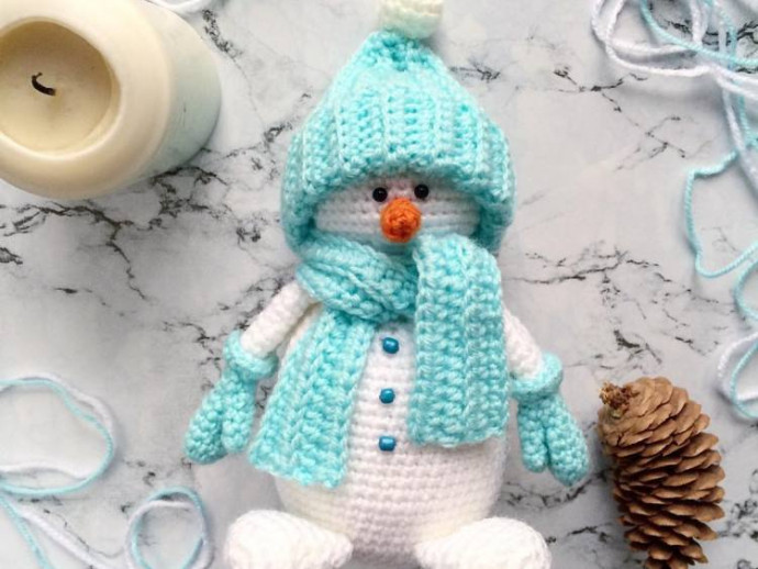 ​Crochet Amigurumi Snowman