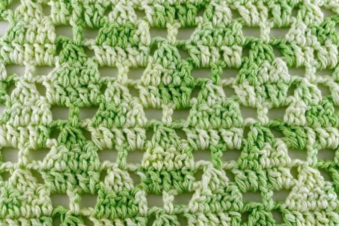 Detailed Crochet Pattern for Stylish Piece Using DC Techniques
