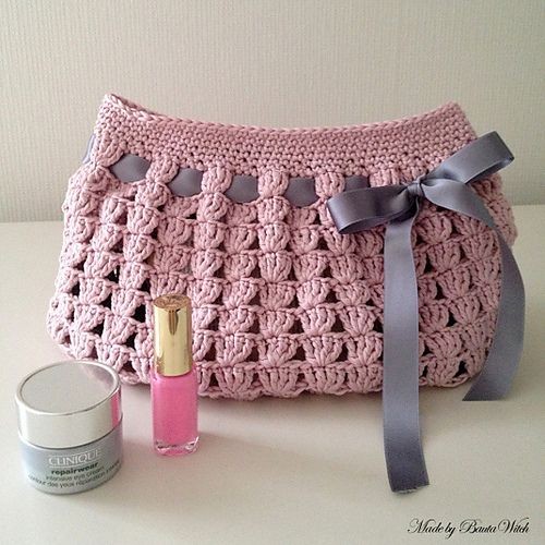 Inspiration. Knit and Crochet Beauty Bags.