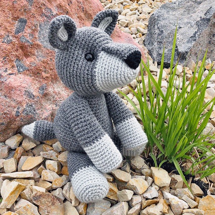 Helping our users. ​Cute Amigurumi Wolf.