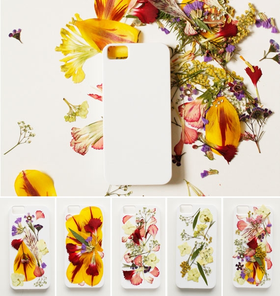 ​Hand-made Phone Case With Pressed Flowers