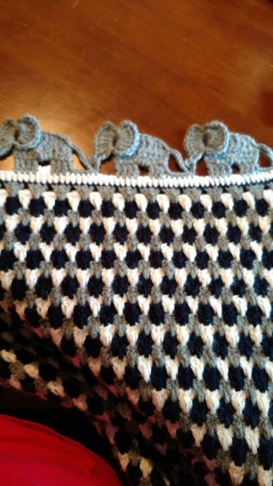 Helping our users. ​Crochet Elephants Border.