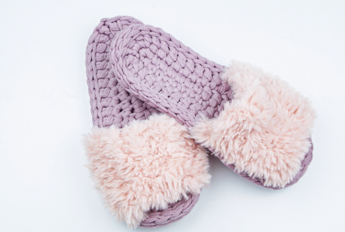Helping our users. ​Crochet Slippers.