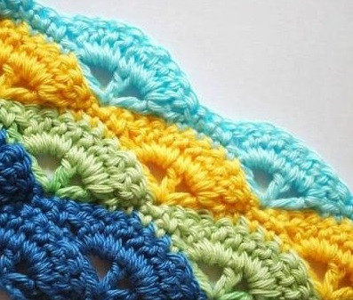 ​Crochet Fans Pattern of Different Colors