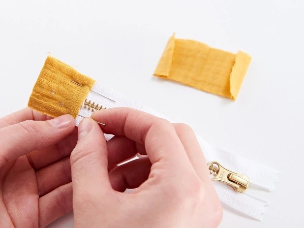 Complete Guide to Creating a Cosmetic Bag with Zipper and Ruffles Complete Guide to Creating a Cosmetic Bag with Zipper and Ruffles
