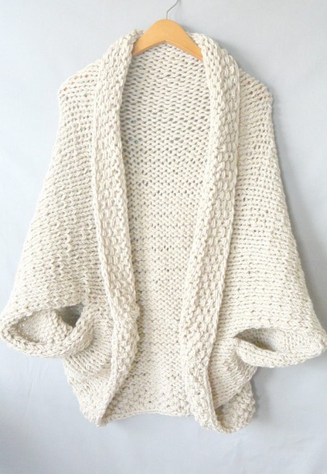 ​Cozy Cardigan-Blanket